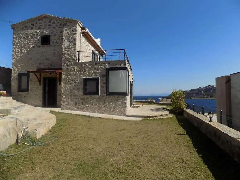 Denize Sifir Restore Edilmis Ahsap Tavan Tas Villa Bodrum Turkey