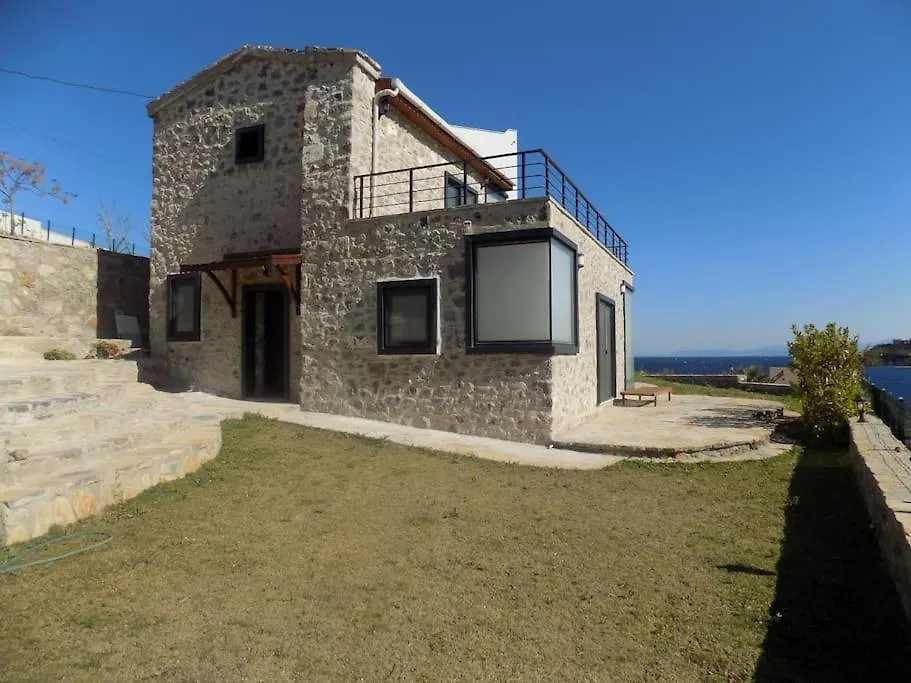 Denize Sifir Restore Edilmis Ahsap Tavan Tas Villa Bodrum Turkey